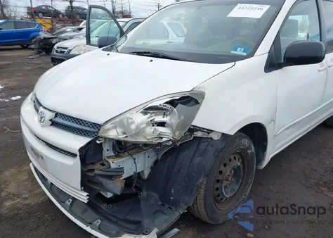 2005 Toyota Sienna Le z USA, uszkodzony, nr VIN 5TDZA23C75S279330
